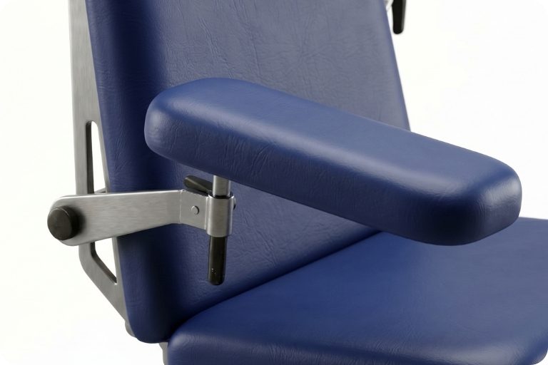 Odchylane podłokietniki w fotelu FK-K1 Comfort AOS